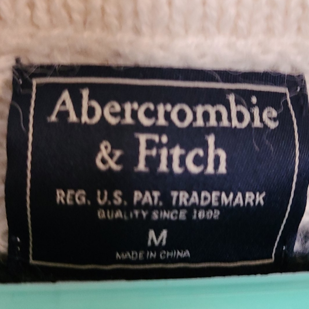 NWOT Abercrombie sweater - Picture 3 of 6